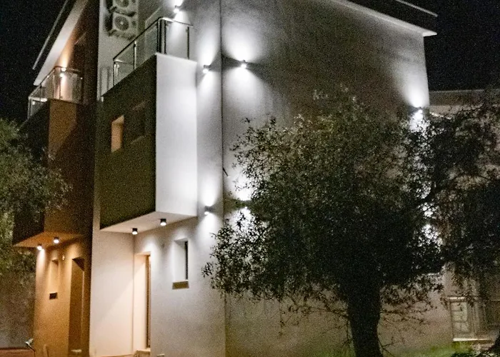 Sotiris Luxury לימנריה