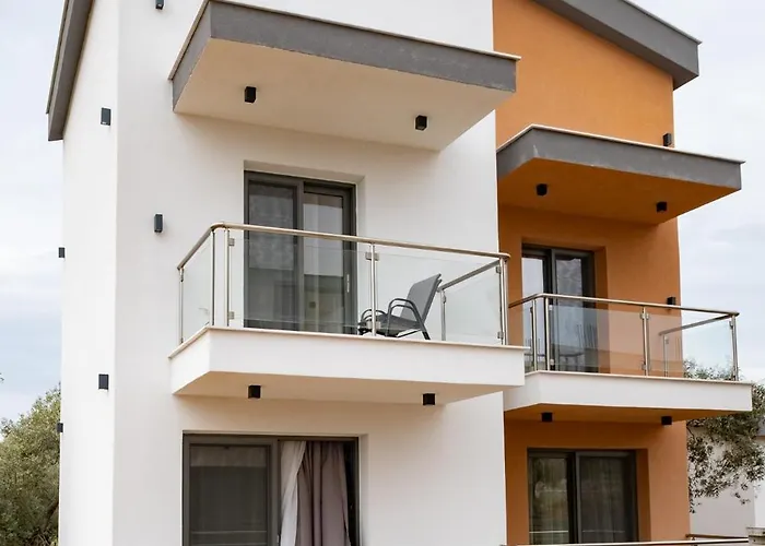 Sotiris Luxury לימנריה