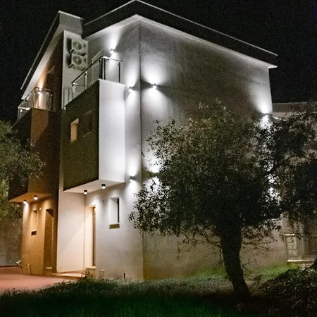 Sotiris Luxury リメナリア